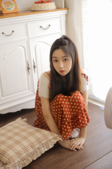 翁公与小莹